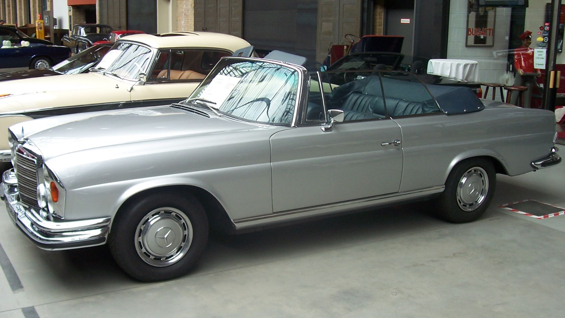 File:1972 Mercedes Benz 280 SE 3,5 Cabrio (1) Berlin 2009.jpg