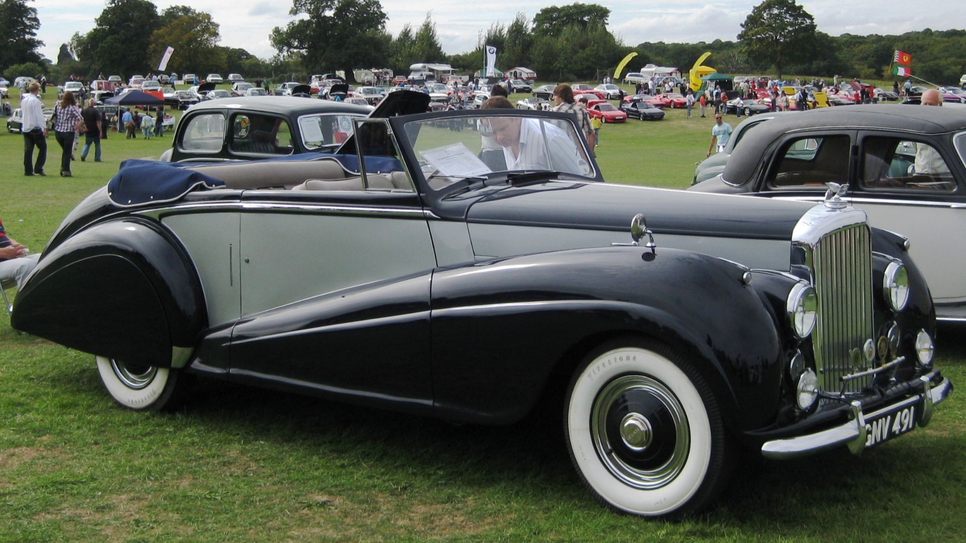 File:Bentley Mark VI Park Ward Drphead (cabriolet) 4257cc first registered March 1951.JPG