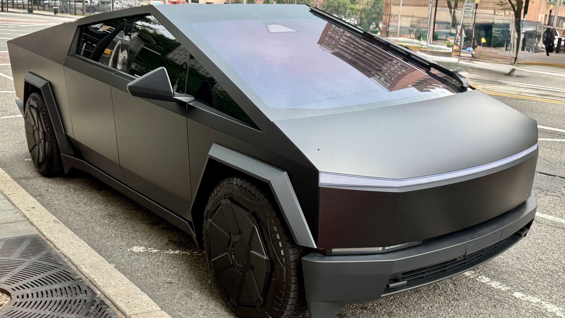 File:2024 Tesla Cybertruck - 01.jpg