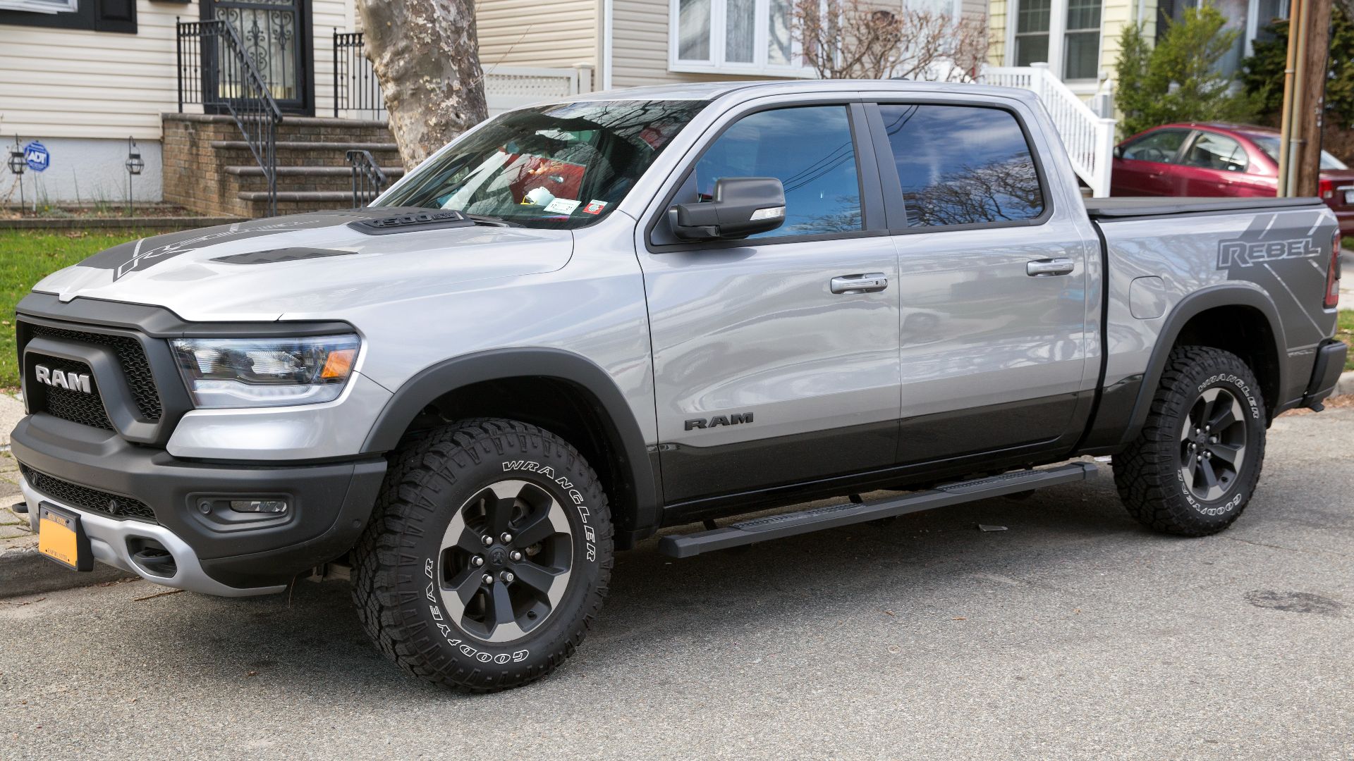File:2020 Ram 1500 Rebel Crew Cab 4x4, front left.jpg