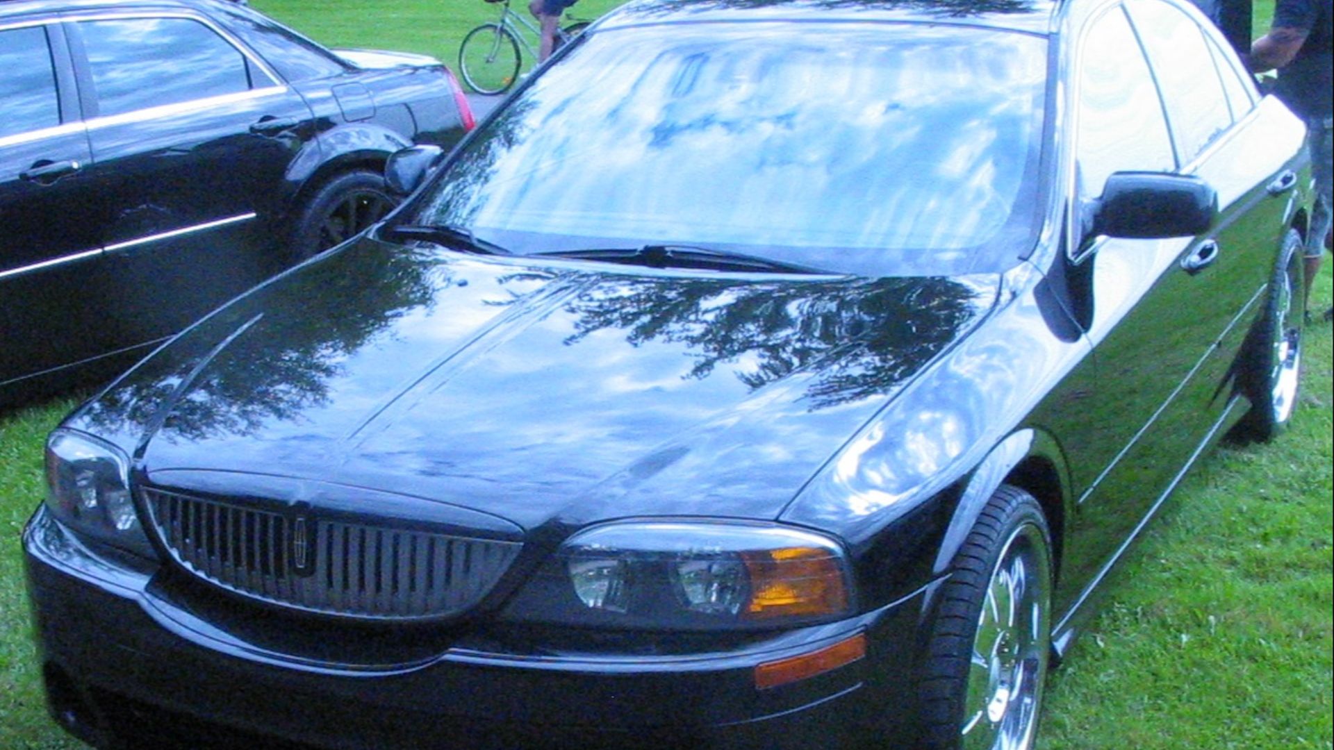 File:'06 Lincoln LS (5eme picnic et BBQ 2011 du club de Lowrider LuxuriouS Montréal).jpg