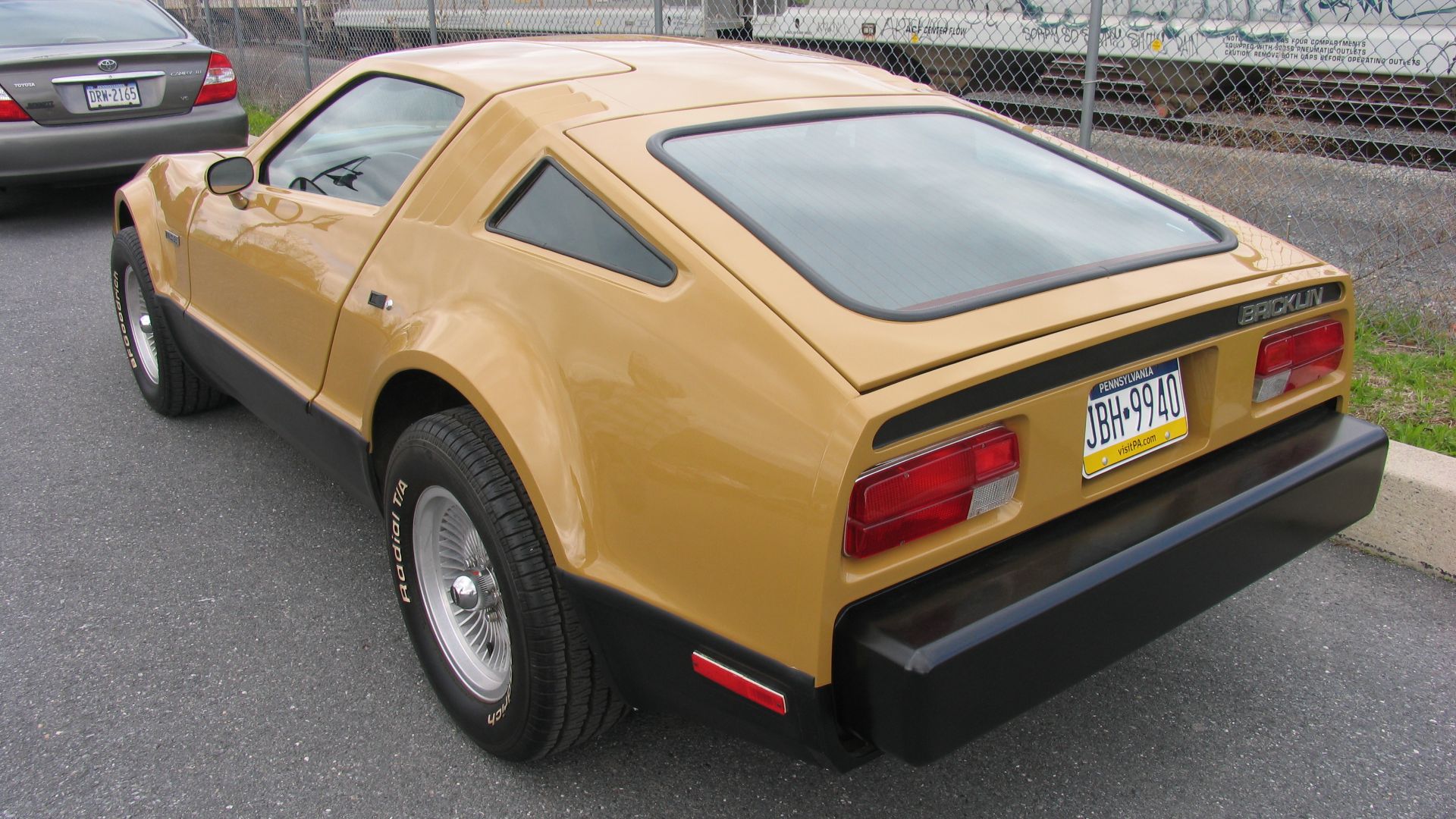 File:Bricklin SV1 (14038987064).jpg