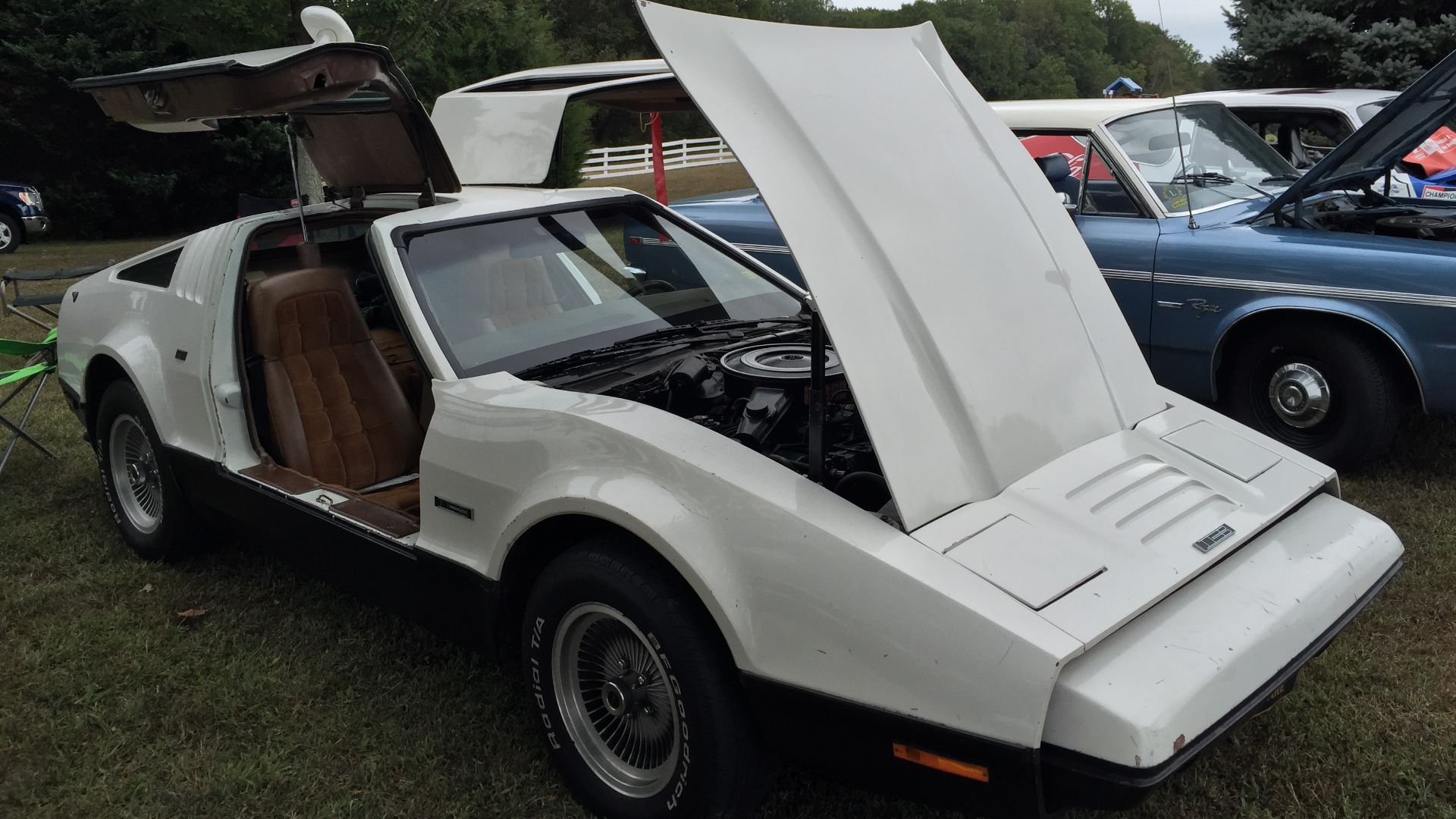 File:1974 Bricklin 4 speed white at Potomac Ramblers meeting 06.jpg