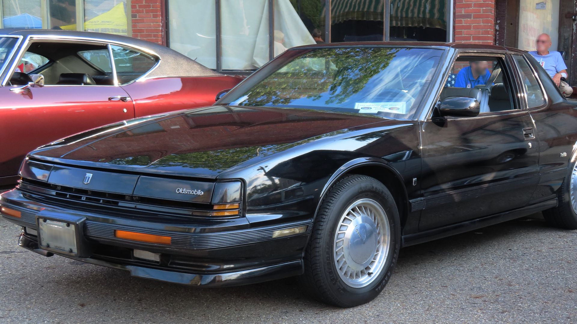 File:1990 Oldsmobile Toronado Troféo, front left (Cruisin' the River Lowellville Car Show, July 10th, 2023).jpg