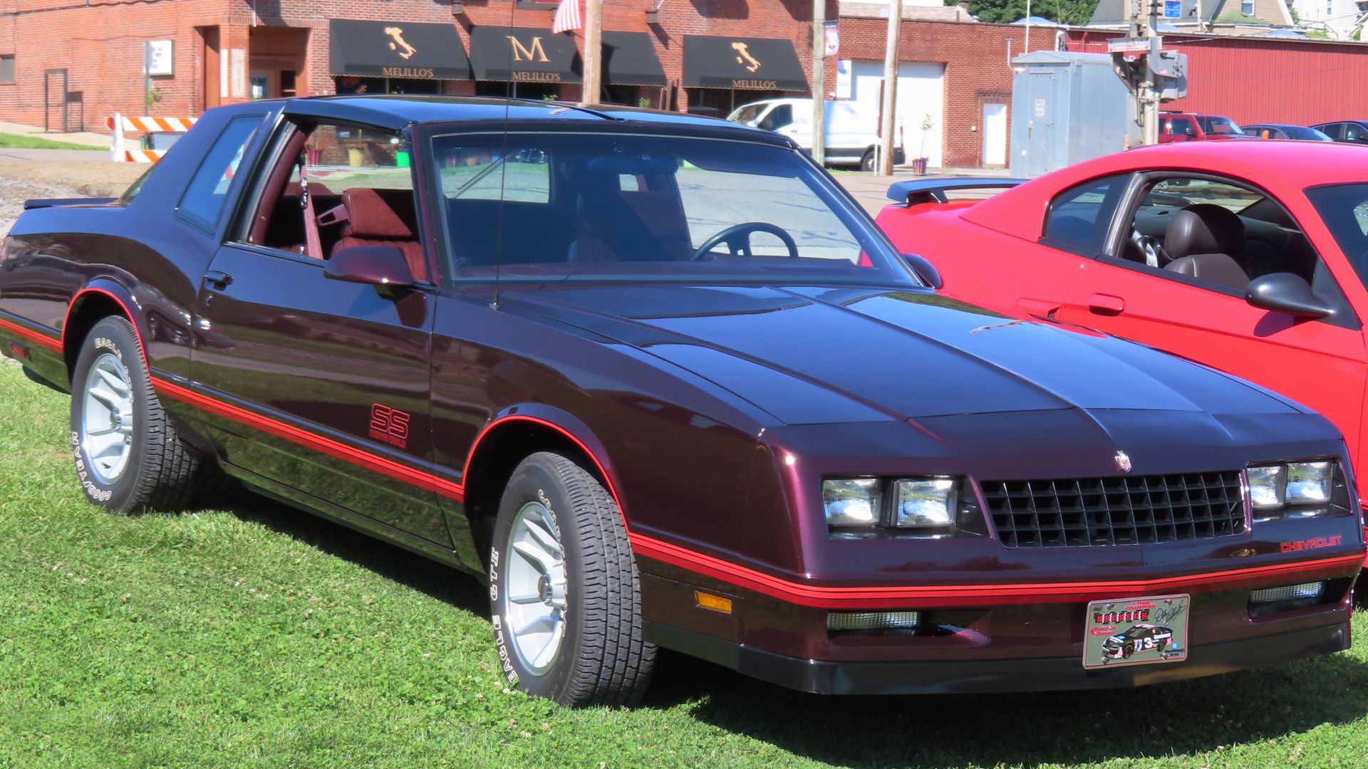 File:1987 Chevrolet Monte Carlo SS Aero Coupe, front right, 07-01-2024.jpg