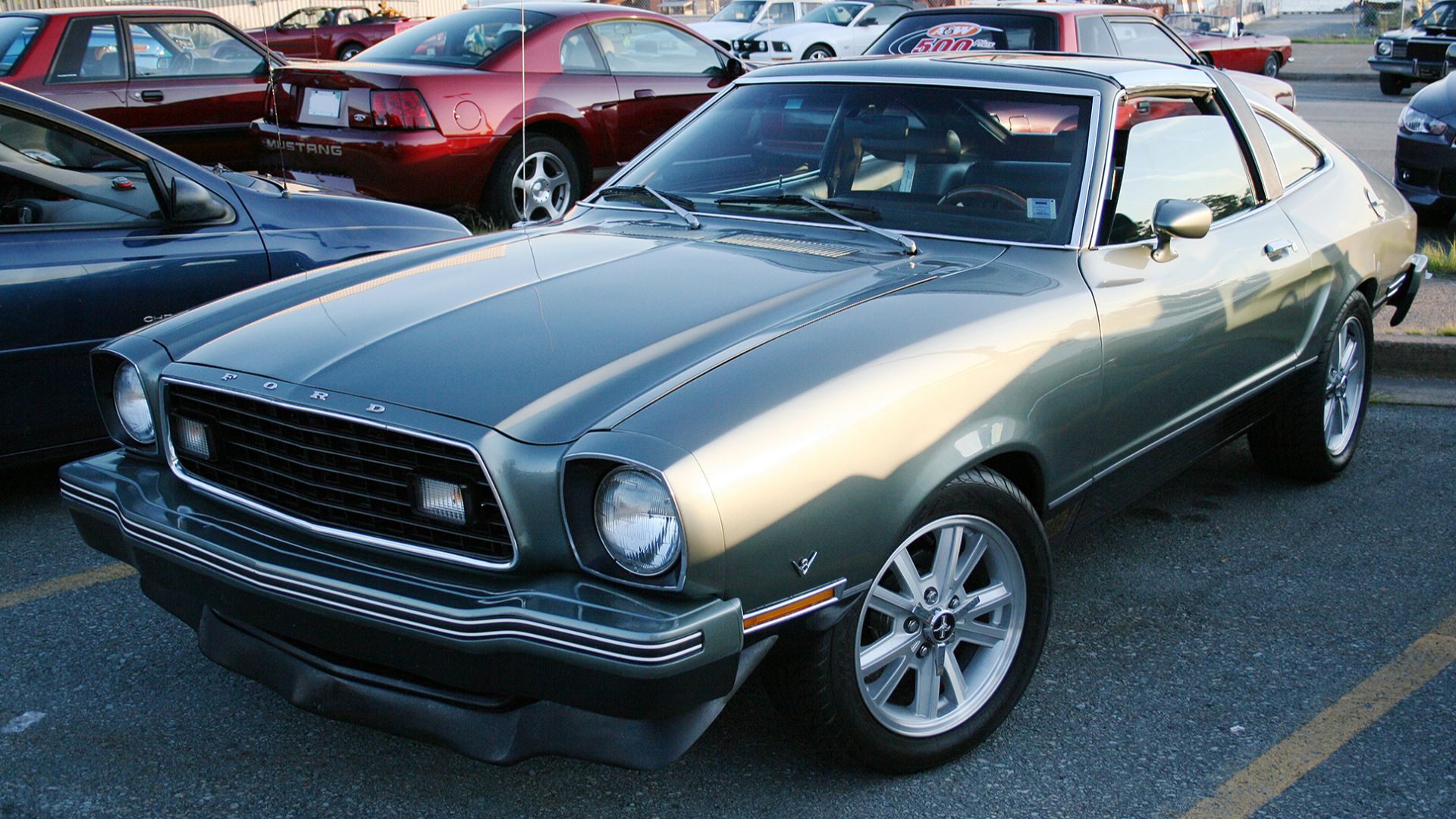 File:Ford Mustang II Custom Wheels.jpg