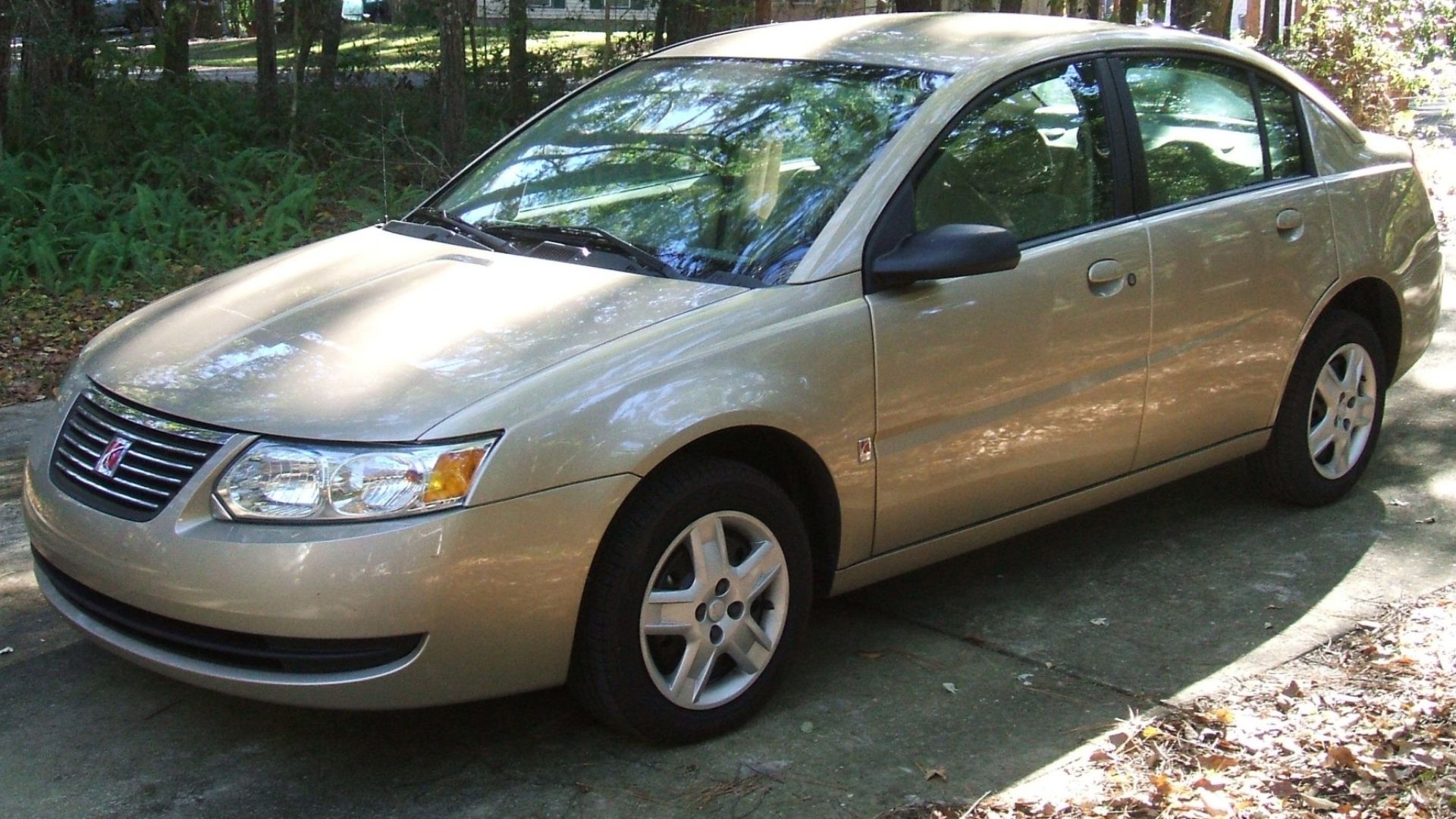 File:2006 Saturn Ion 2.jpg