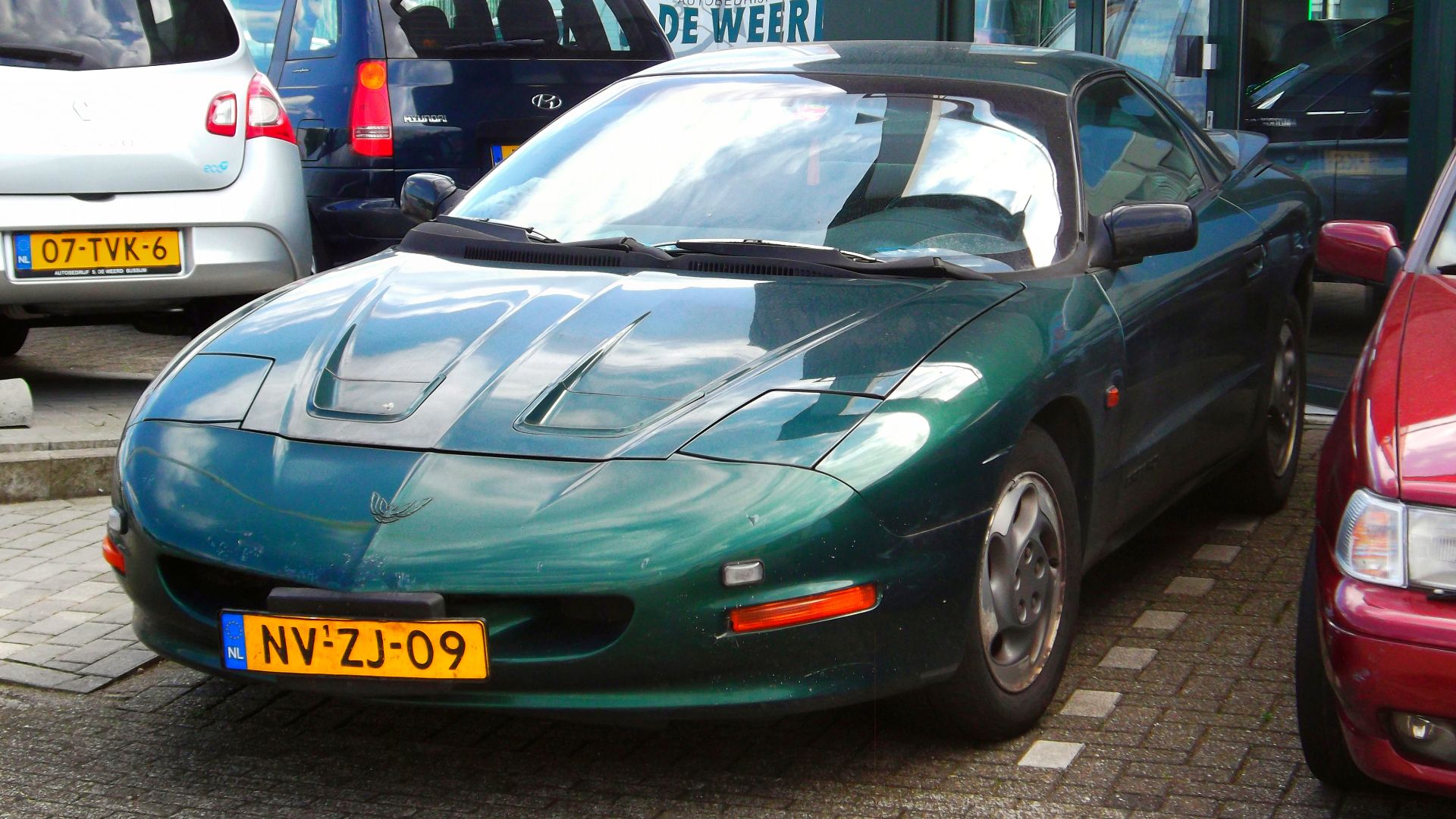 File:Pontiac Firebird (36445349790).jpg