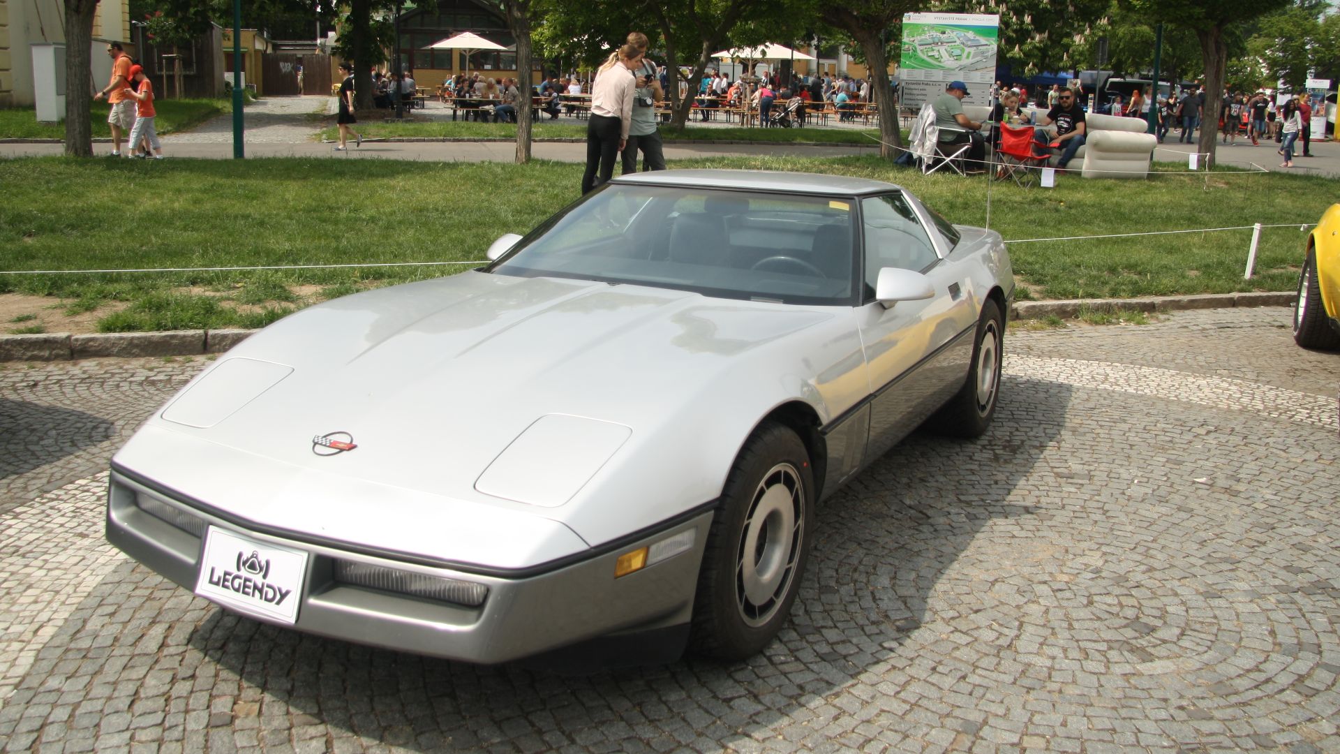 File:Chevrolet Corvette 1985 at Legendy 2019 in Prague.jpg
