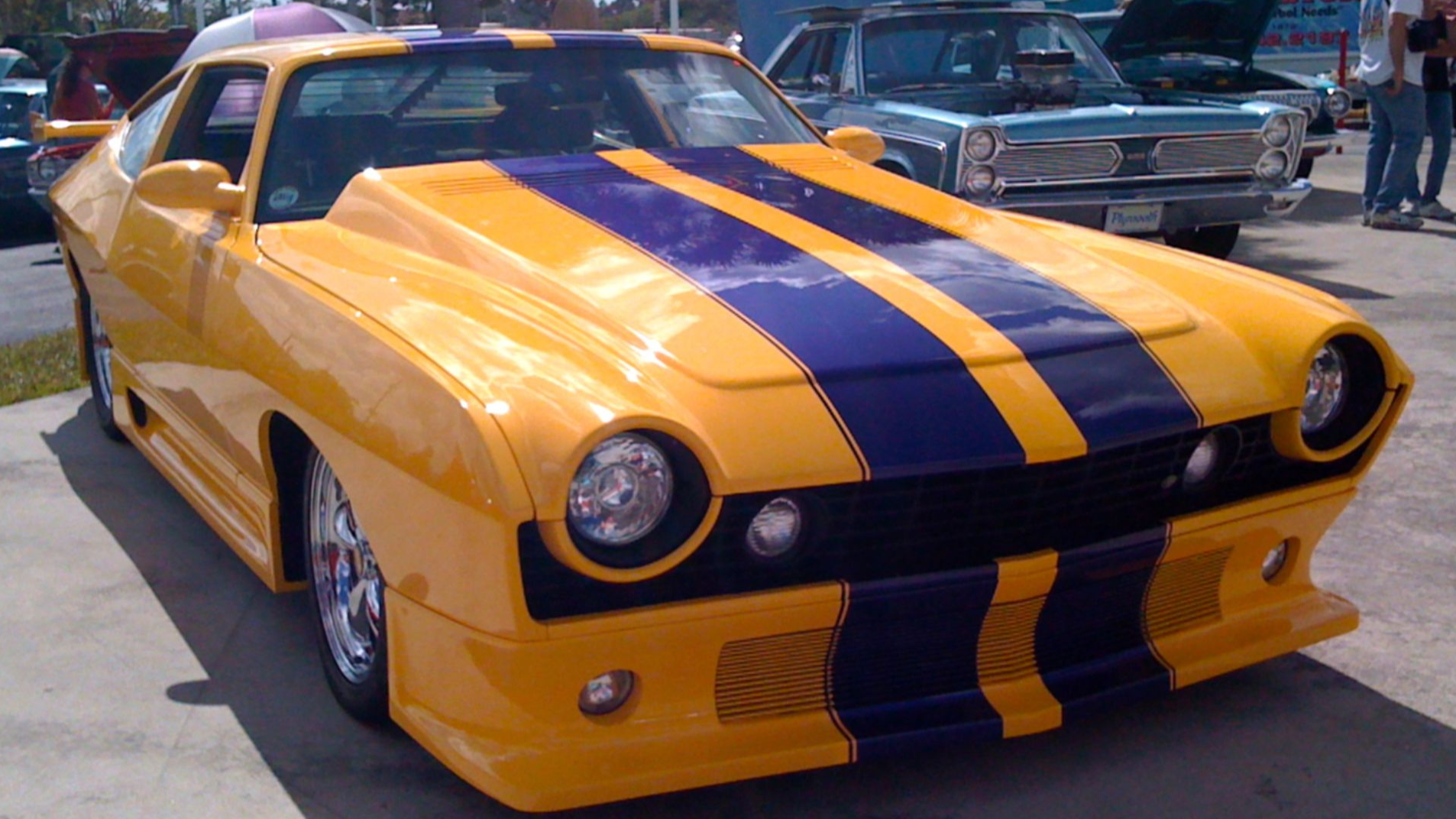 File:1974 AMC Matador custom 401 coupe fr.jpg