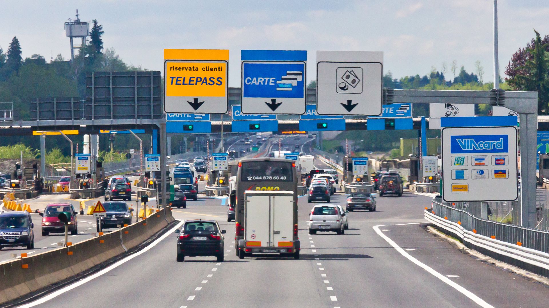 File:Highway A9, toll station Como Grandate, Italy-8973.jpg