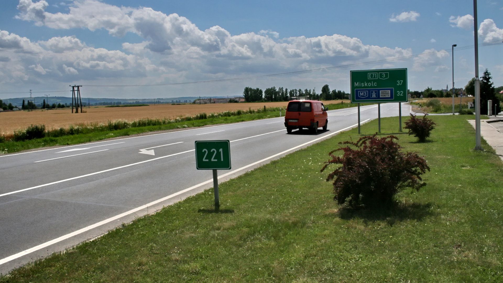 File:Route 3 Hungary Encs.jpg