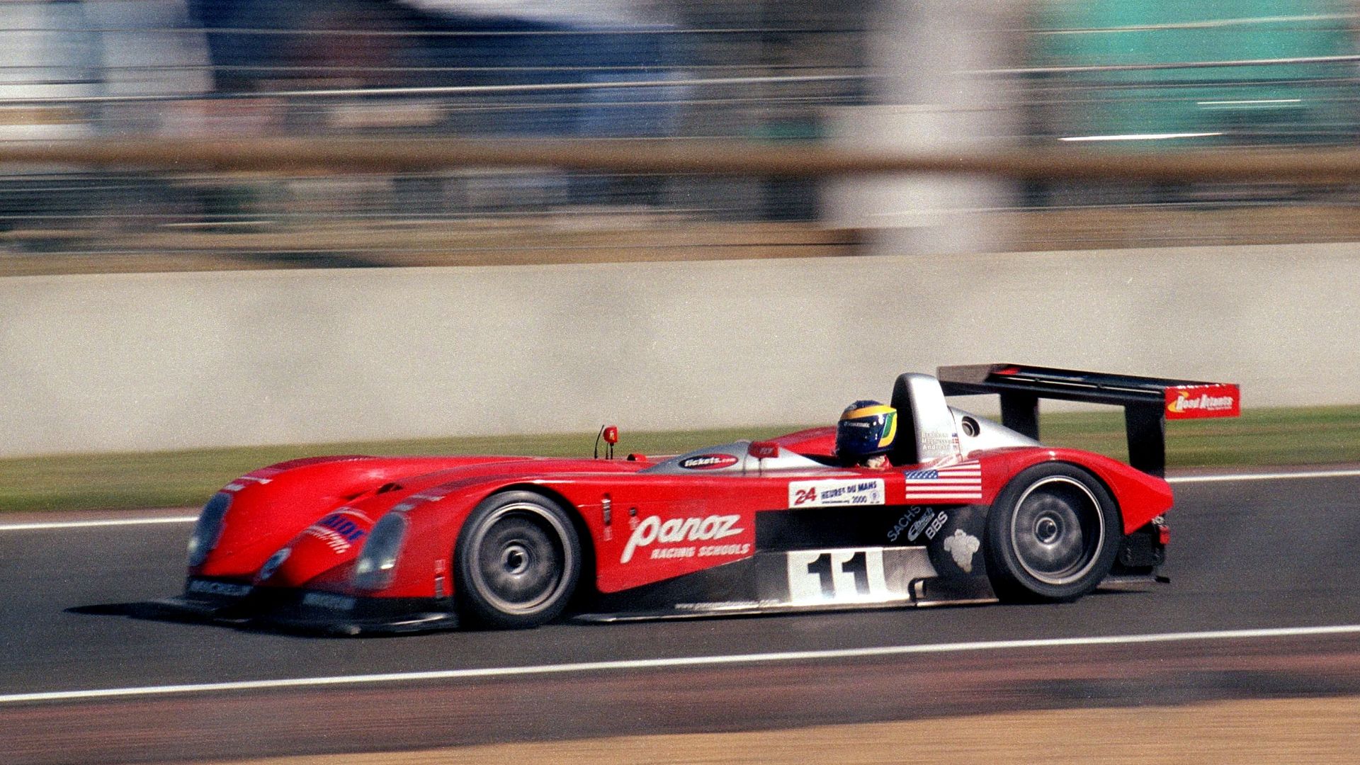 File:Panoz LMP-1 Roadster S - Jan Magnussen, David Brabham & Mario Andretti heads for Dunlop Chicane at the 2000 Le Mans (52533986418).jpg