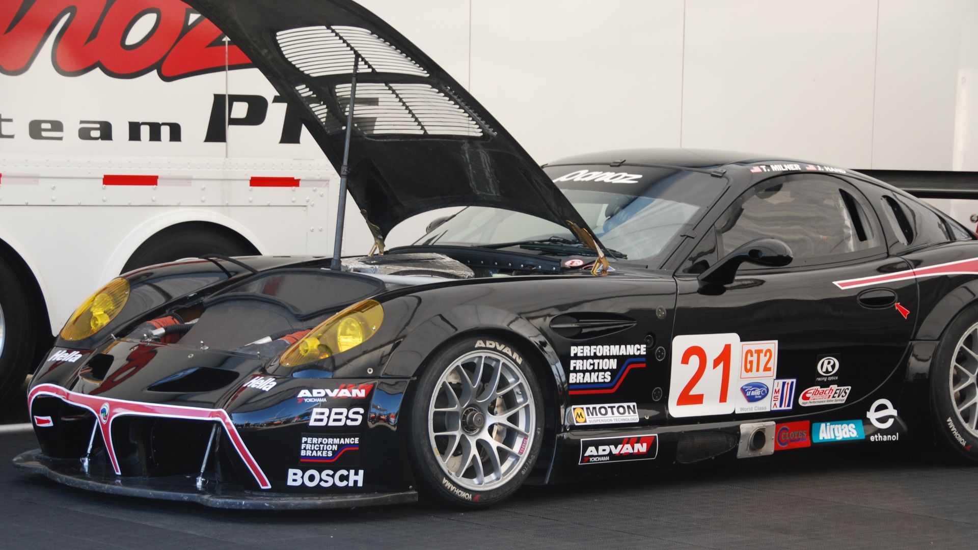 File:2008 Petit LeMans Day 1 Oct 1 (2905263763).jpg