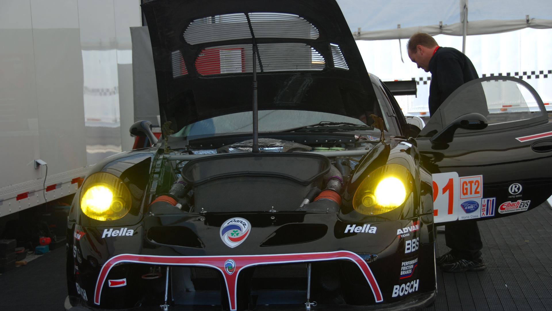 File:2008 Petit LeMans Oct 2 Day 2 (15) (2917718725).jpg