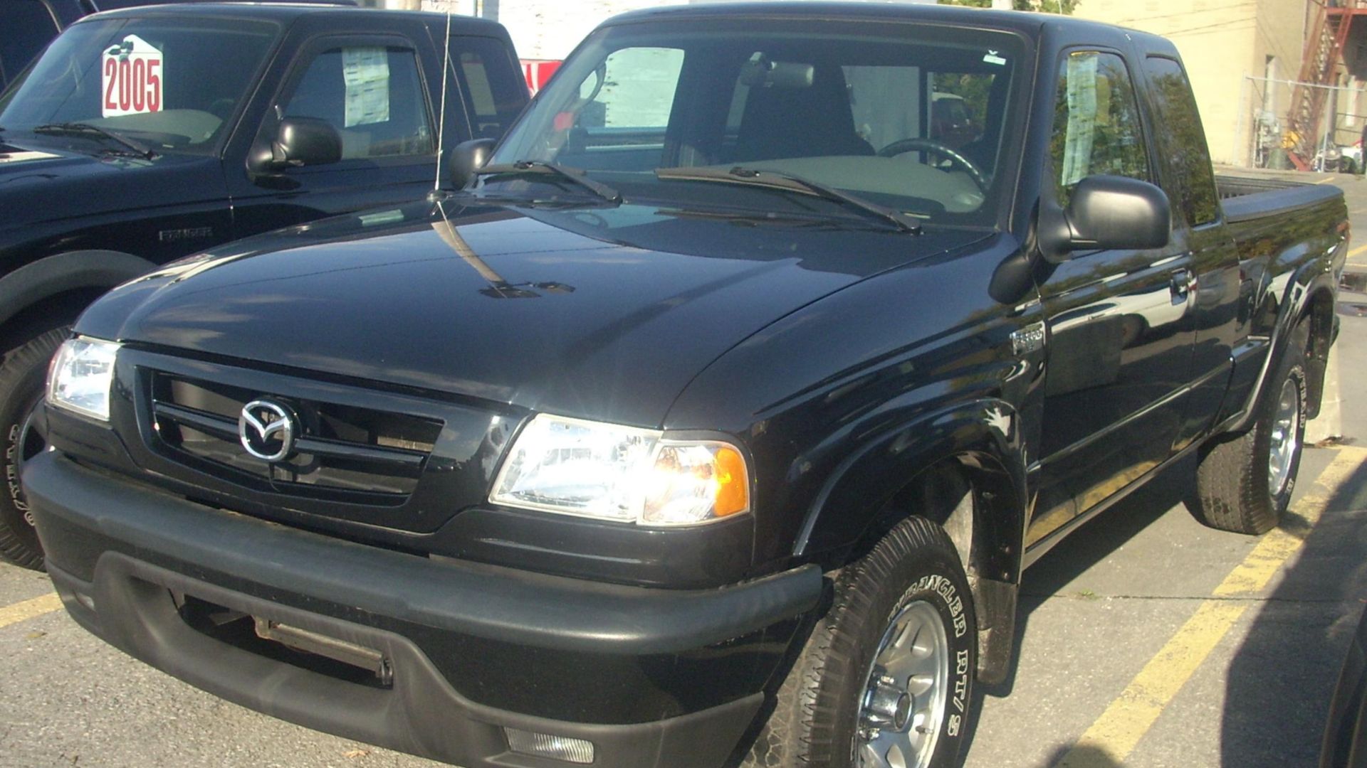 File:'04 Mazda B3000 V6 Extended Cab.JPG