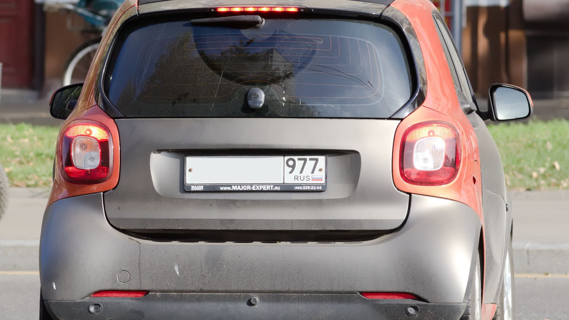 File:Moscow, Smart fortwo making left turn, Sept 2025 01.jpg