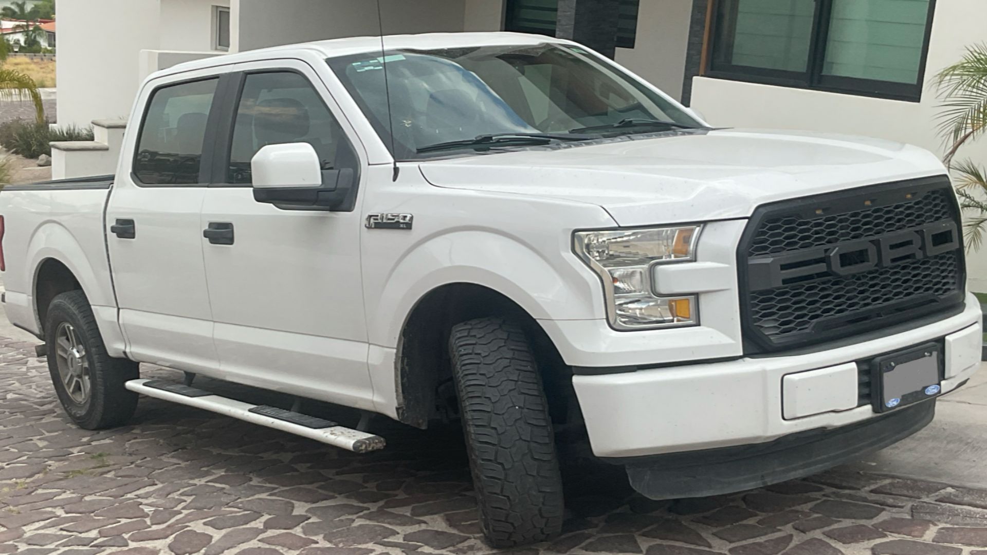 File:2015 Ford F-150 XL.jpg
