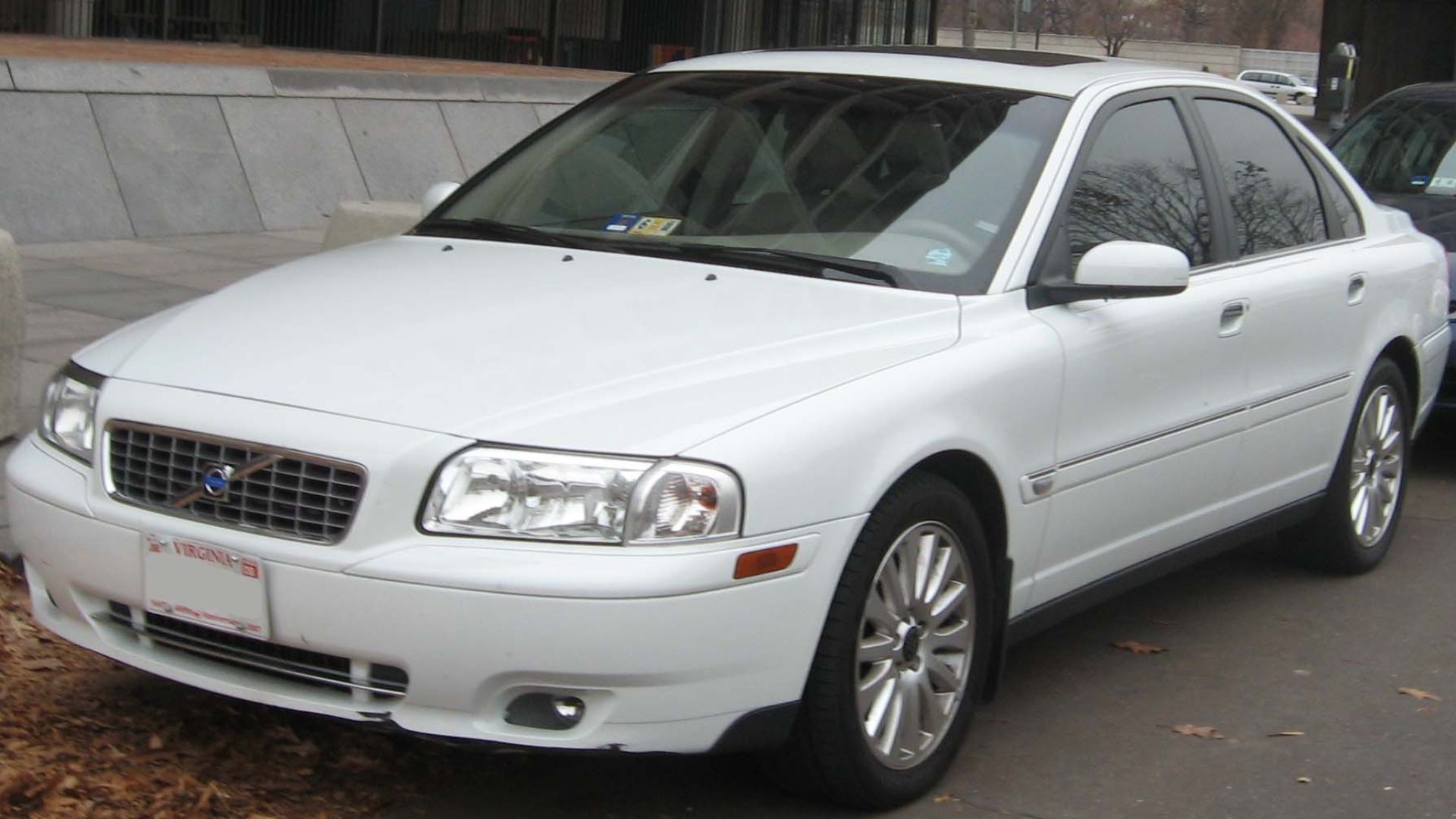 File:2004-2006 Volvo S80.jpg