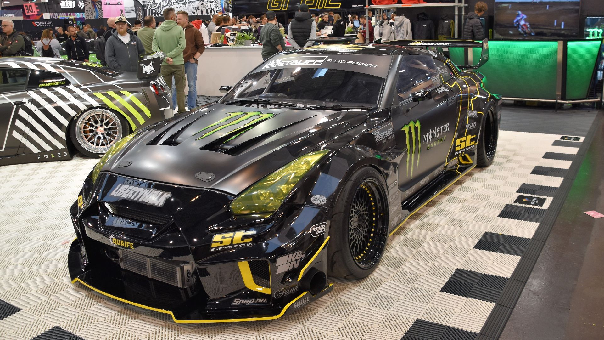 File:Nissan GT-R (2013) (52573870950).jpg