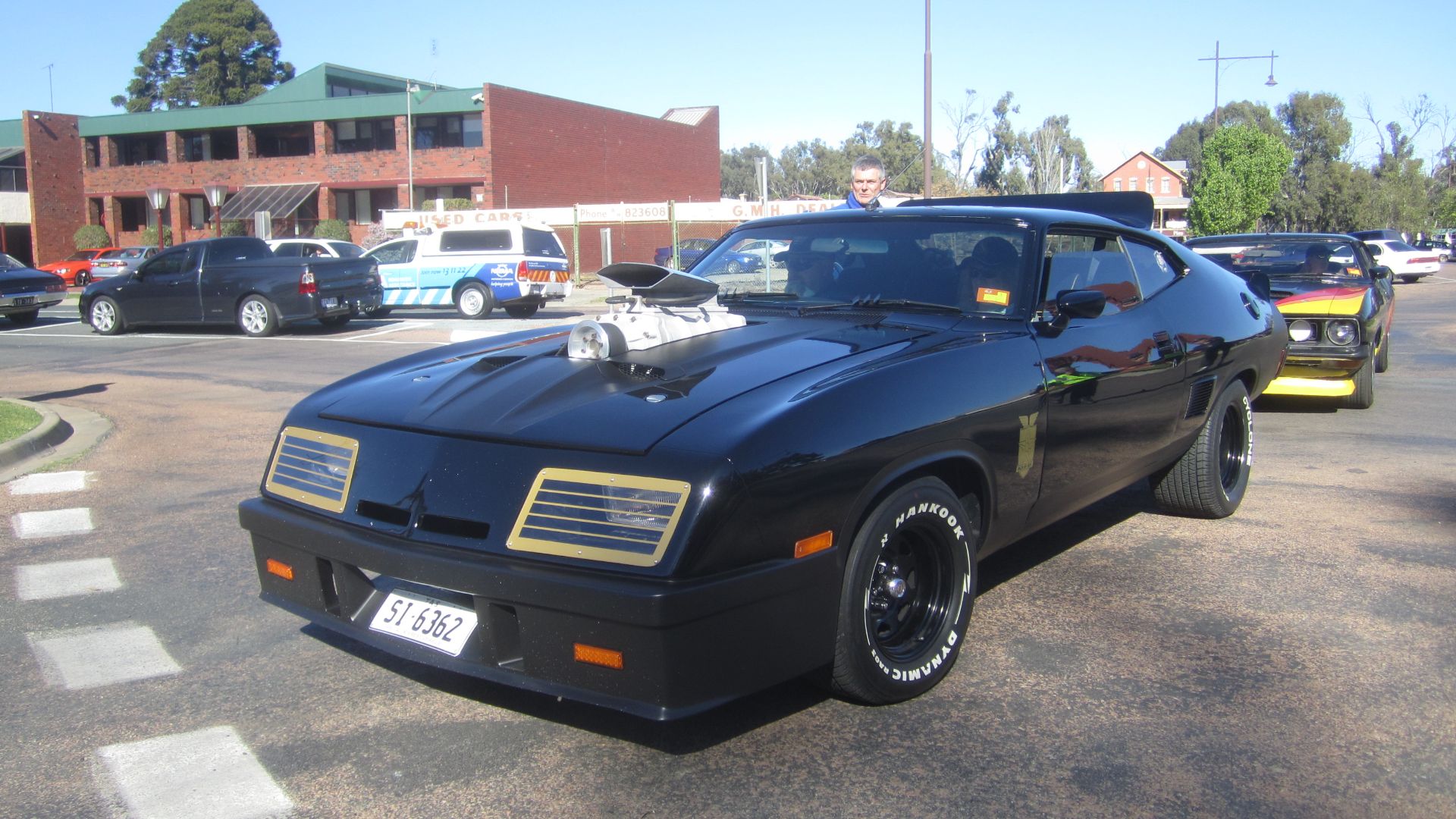 File:Ford Falcon XB Mad Max Replica.jpg