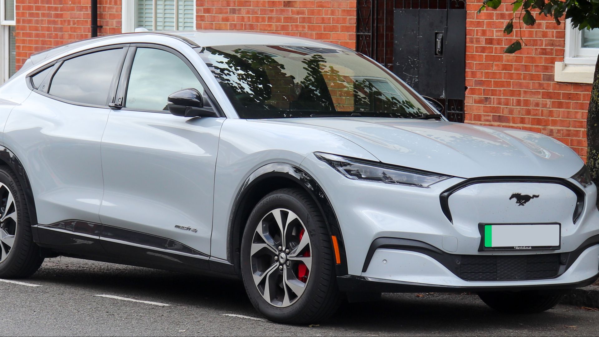 File:2021 Ford Mustang Mach-E Standard Range Front.jpg