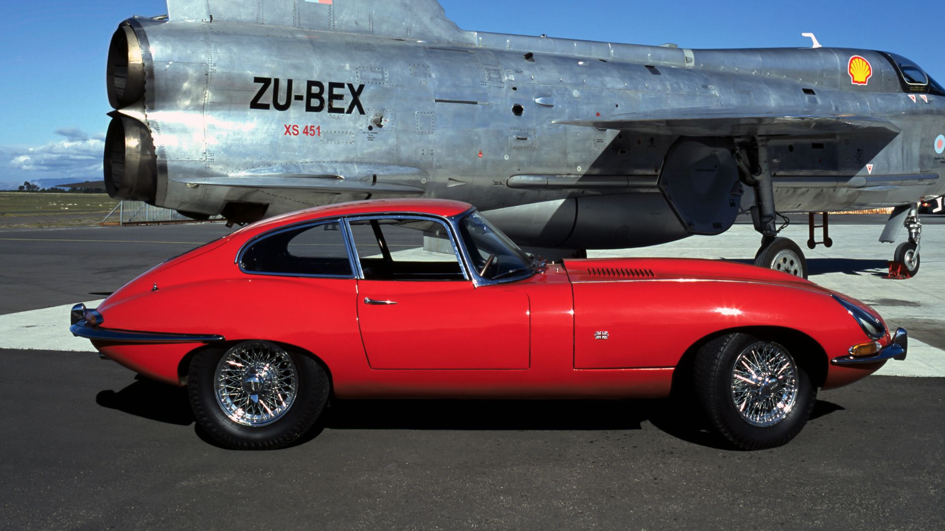 File:Electric Lighting & Jaguar (Cape Town, South Africa, 2002).jpg