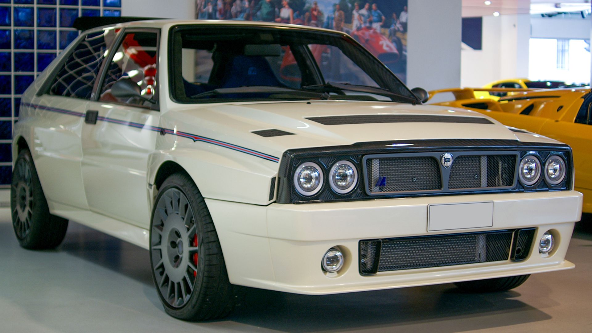 File:2018 Automobili Amos Delta Futurista Front.jpg