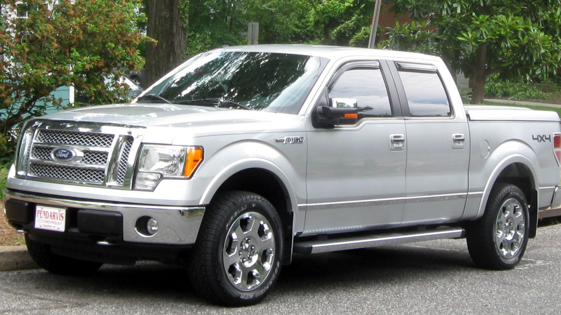 File:Ford F-150 crew cab -- 05-28-2011.jpg