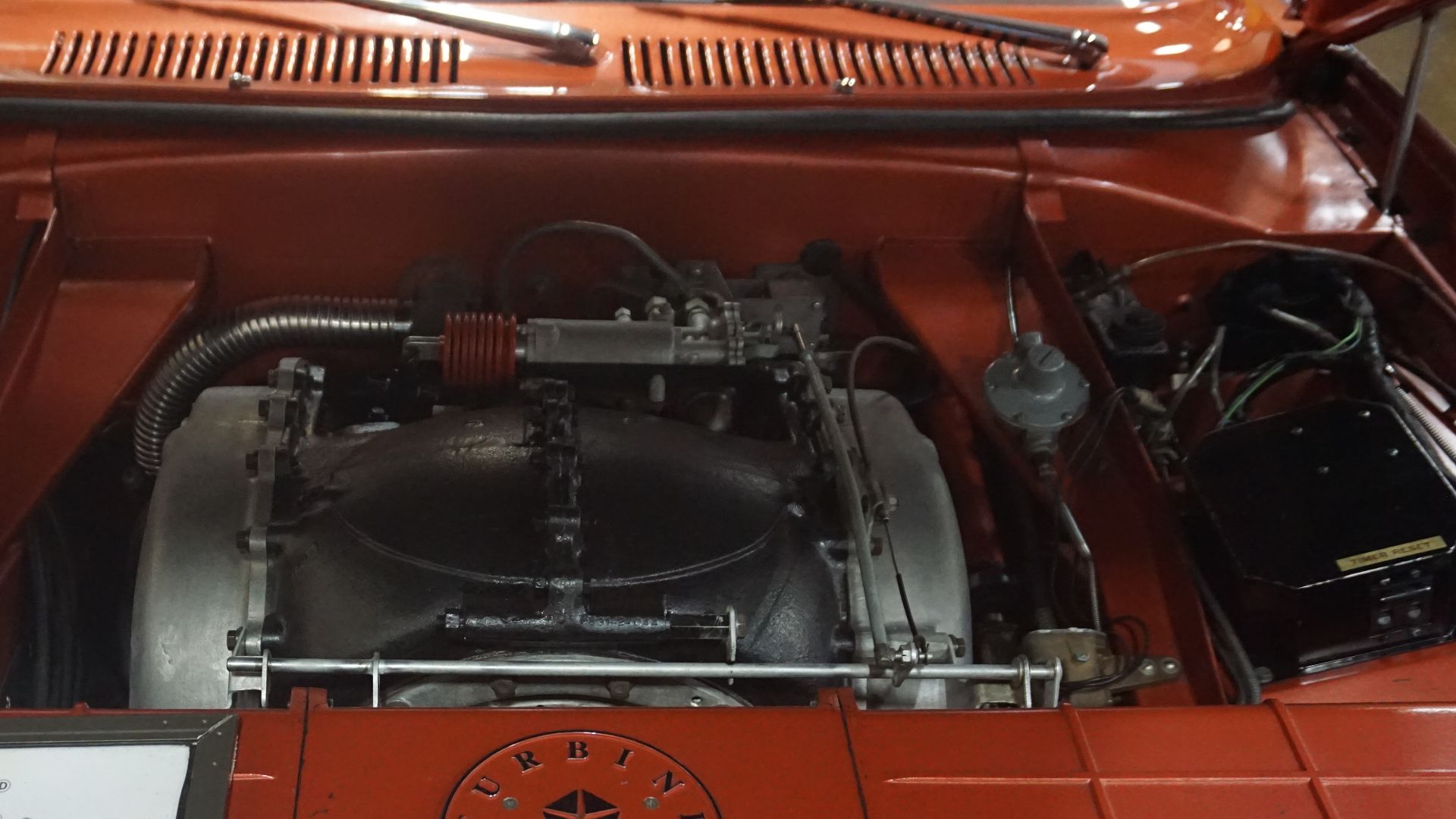 File:Stahls Automotive Collection December 2021 149 (1963 Chrysler Turbine engine).jpg