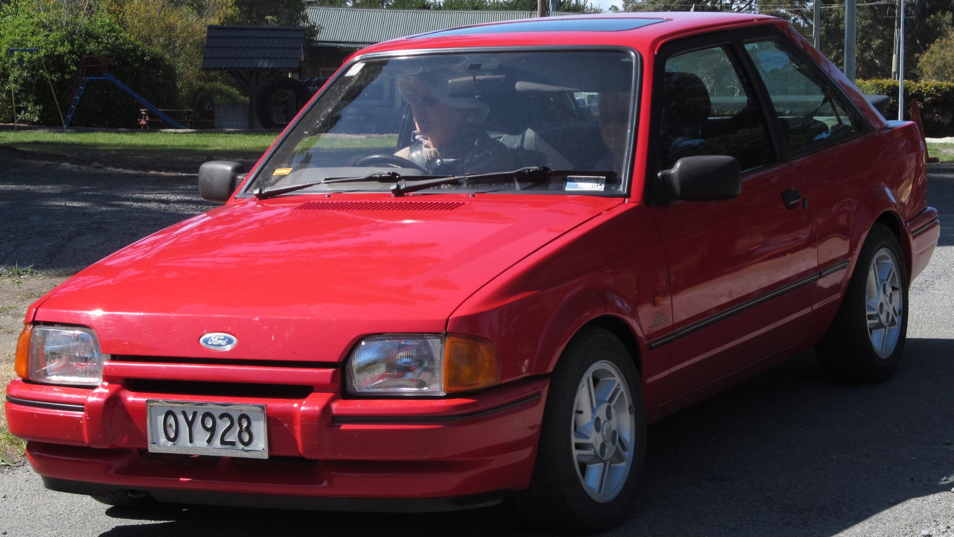 File:1986 Ford Escort XR3i (24110182172).jpg