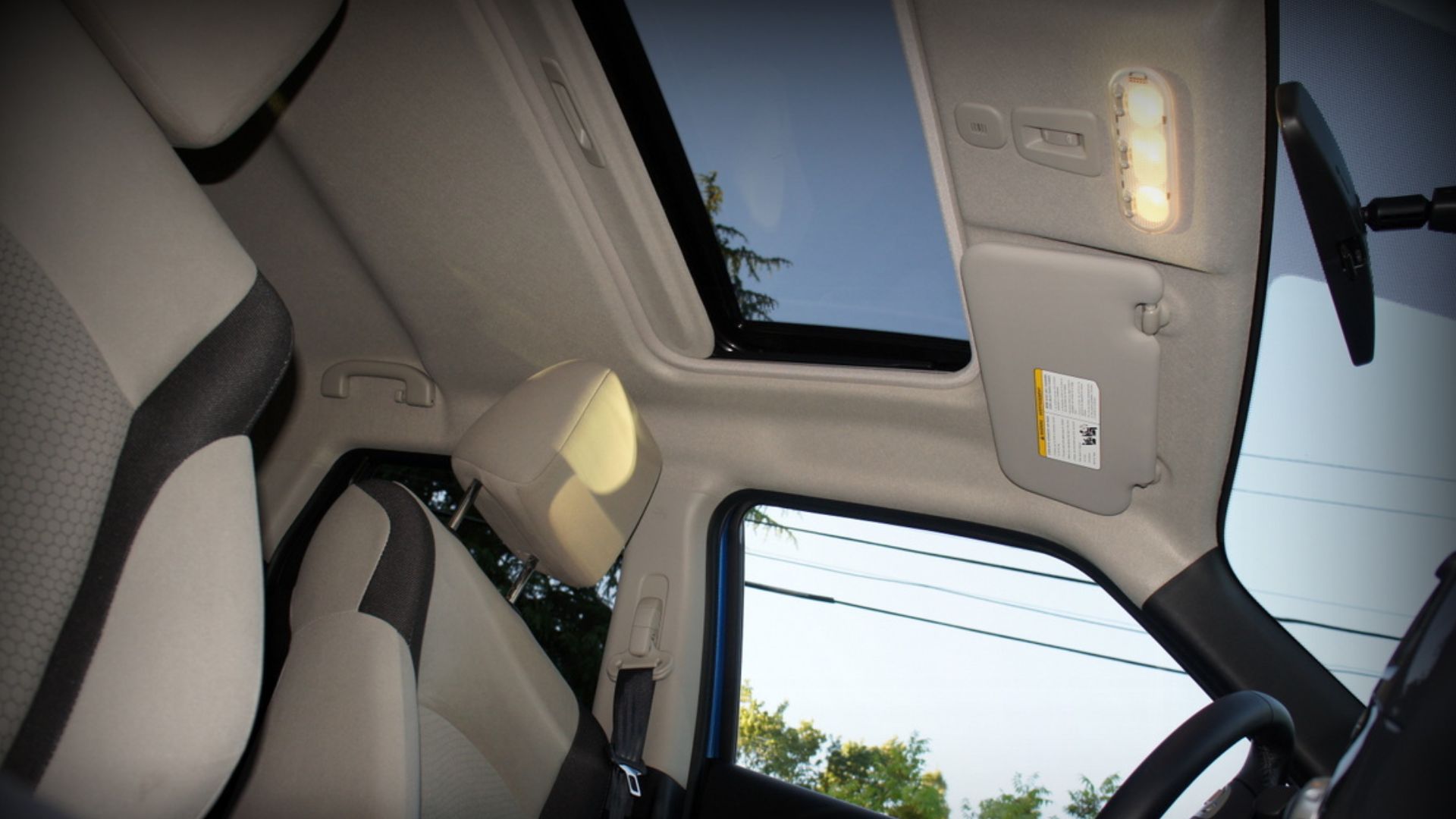 File:Sunroof - 2012 Nissan Juke (7414528006).jpg