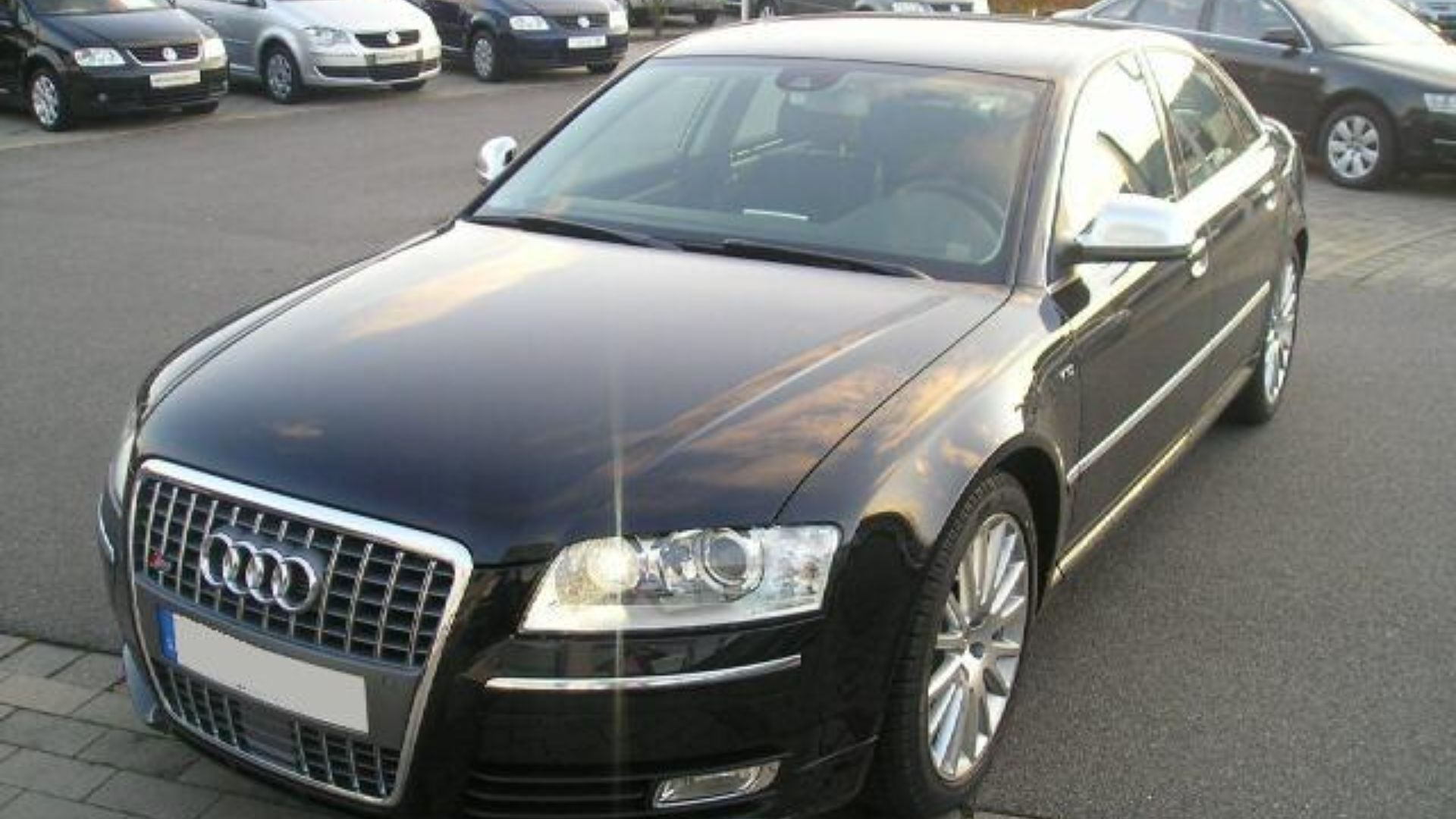 File:2008 Audi S8 front.JPG
