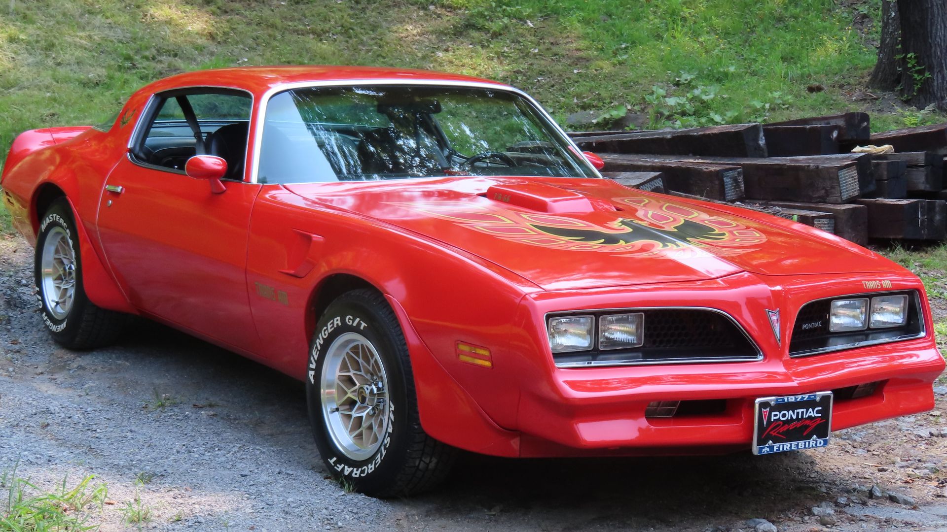 File:1977 Pontiac Firebird Trans Am, front right, 07-04-2025.jpg