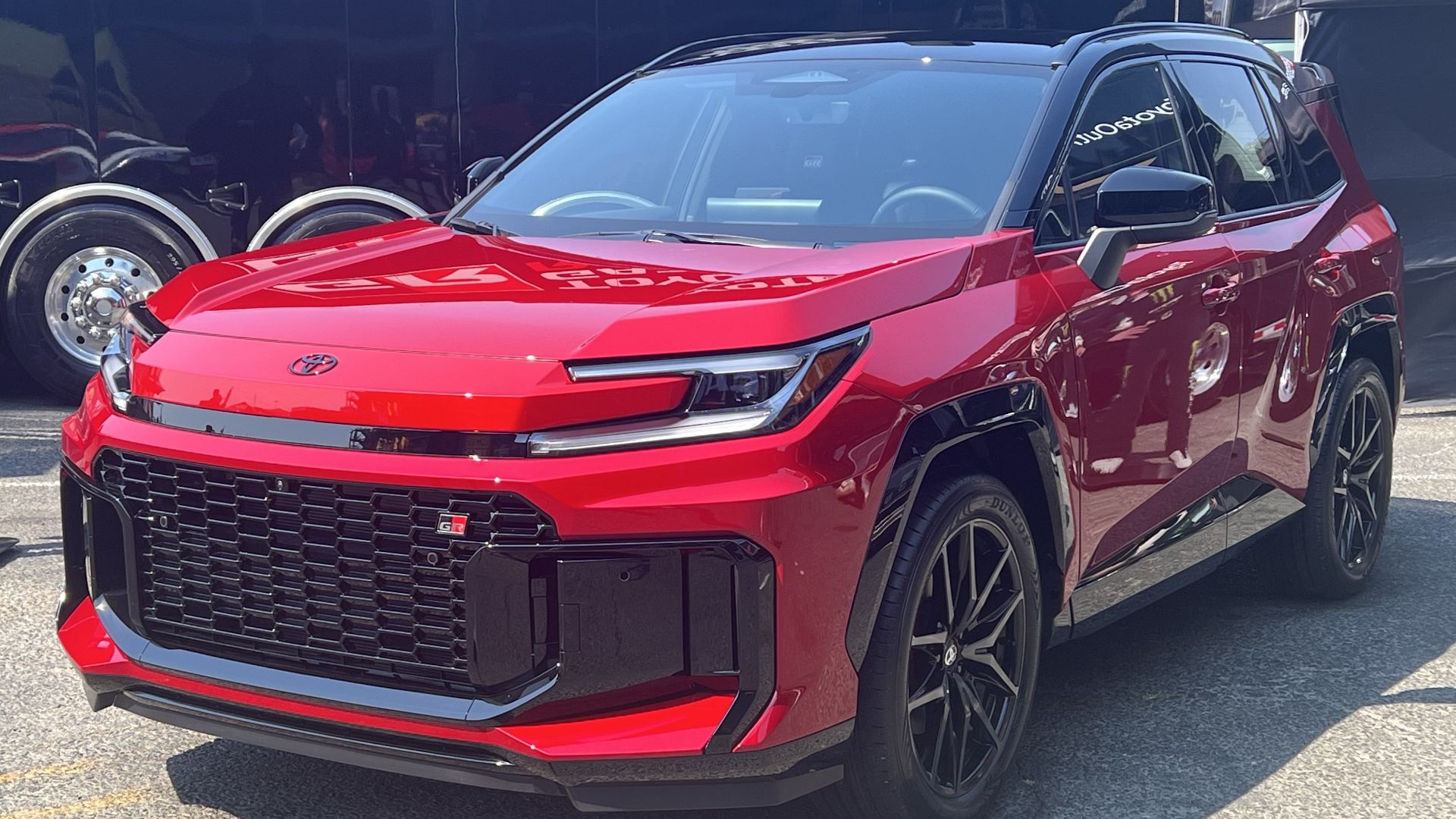 File:Toyota RAV4 Hybrid Sonoma 2025.jpg