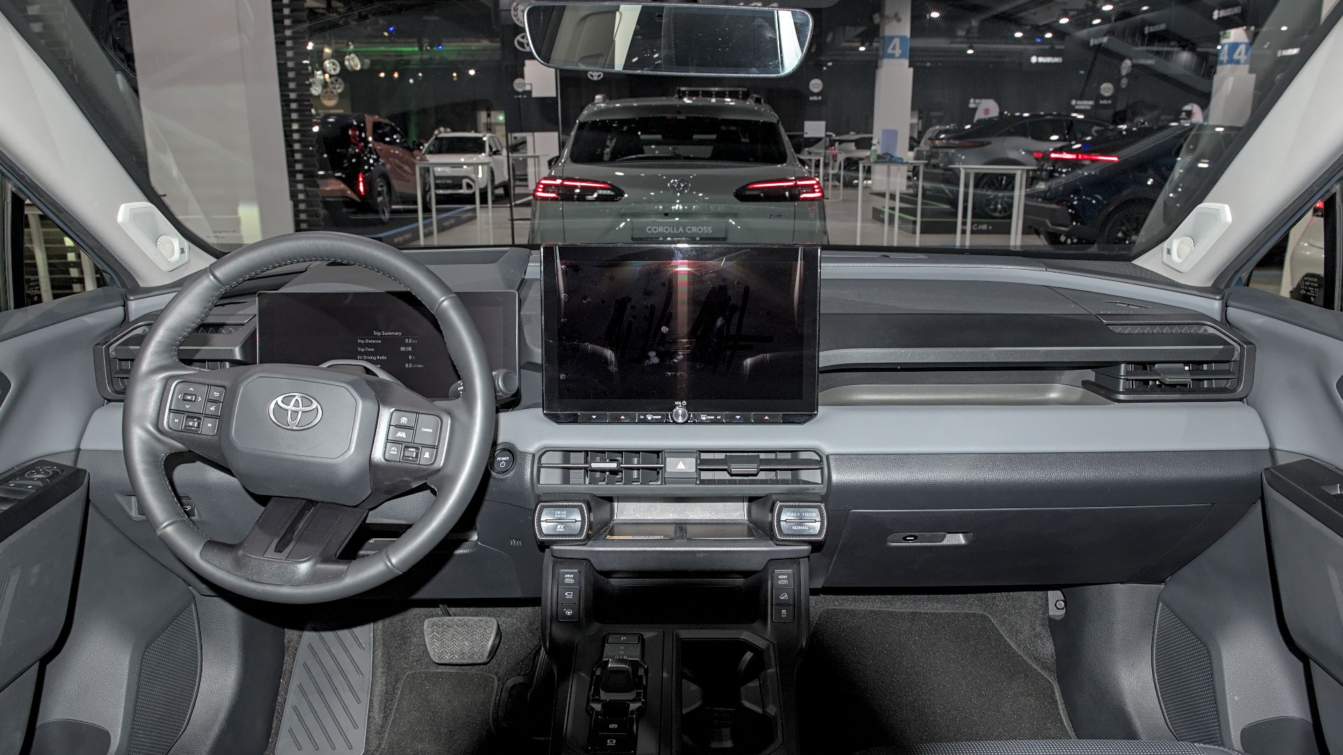 File:Toyota RAV4 Core Plug-in Hybrid (XA60) Auto Zuerich 2025 DSC 3399.jpg