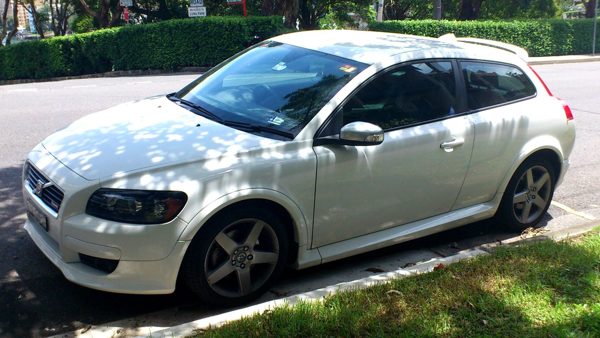 File:Volvo C30 R Design.jpg