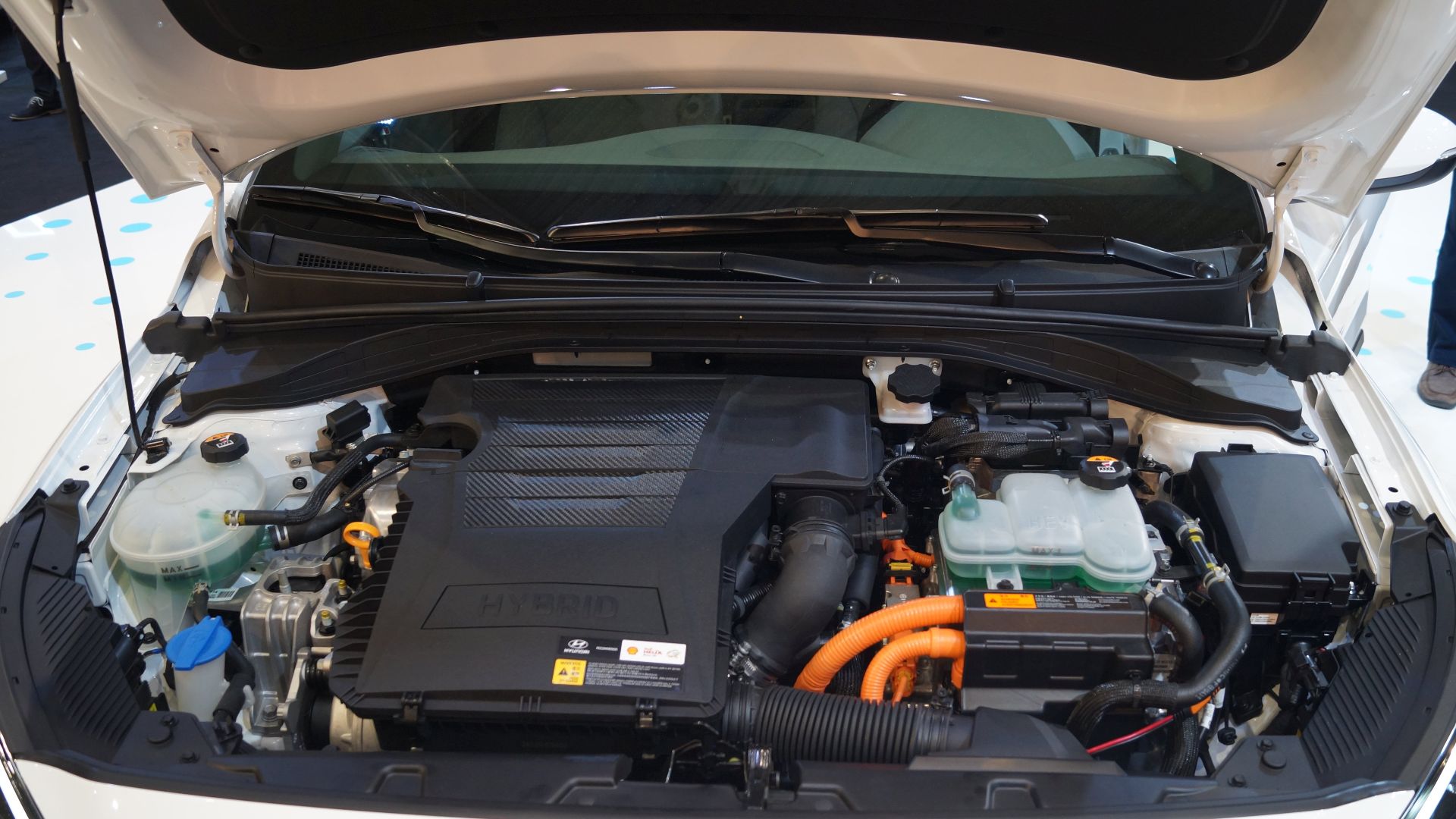 File:Hyundai Ioniq Hybrid - silnik (MSP16).jpg