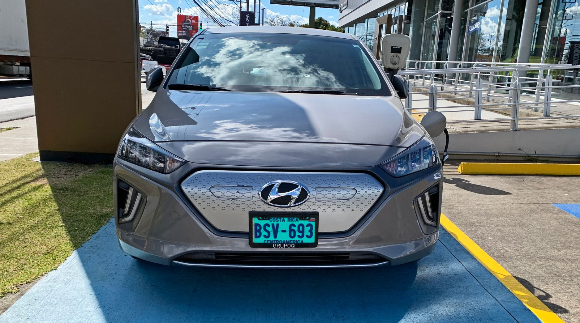 File:Hyundai Ioniq EV CRI 03 2021 7549.jpg