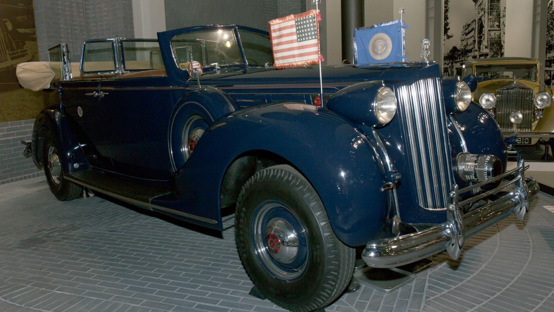 File:Packard Twelve presidential car (1939) front-right Toyota Automobile Museum.jpg