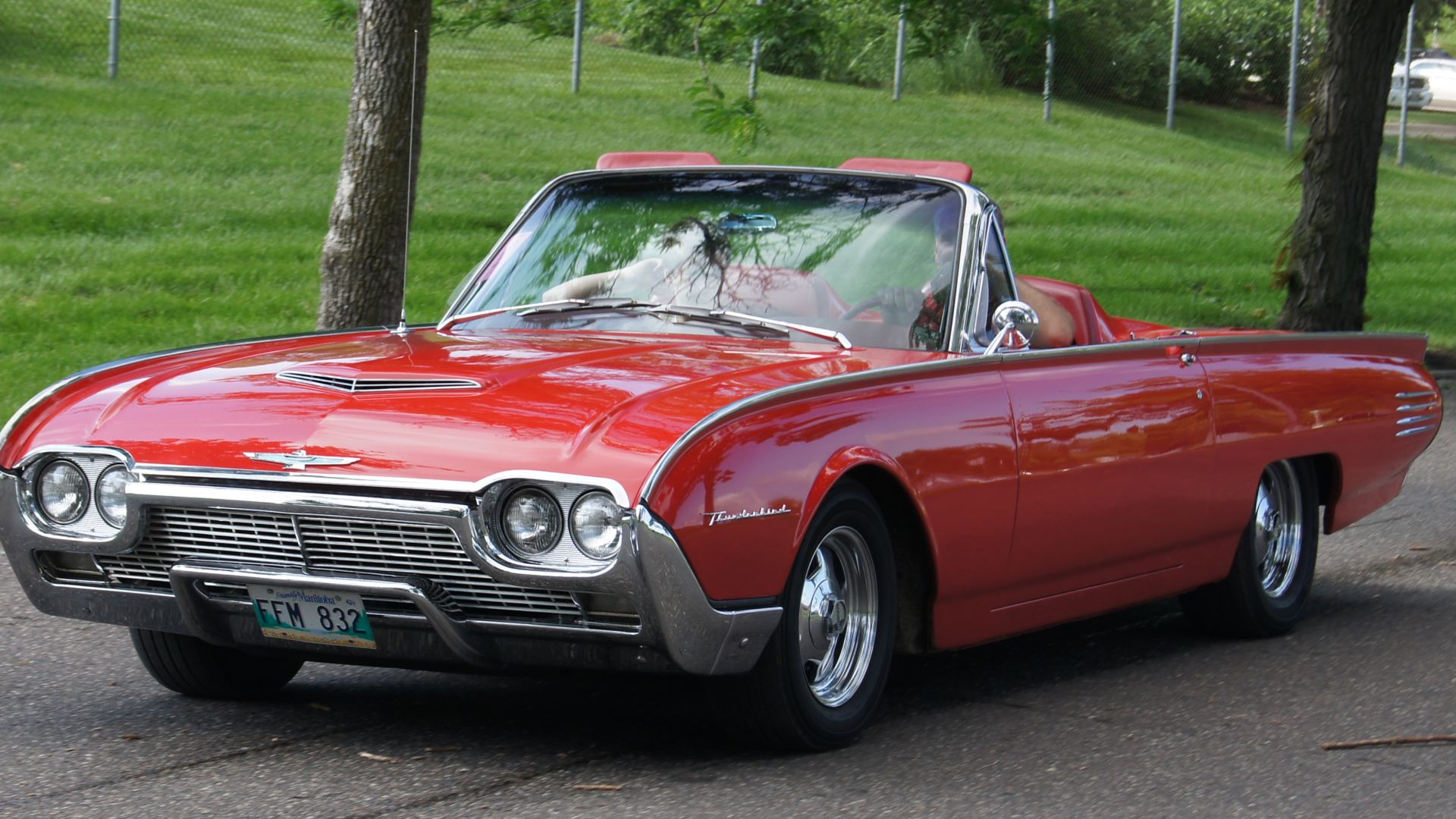 File:1961 Ford Thunderbird (9132982775).jpg