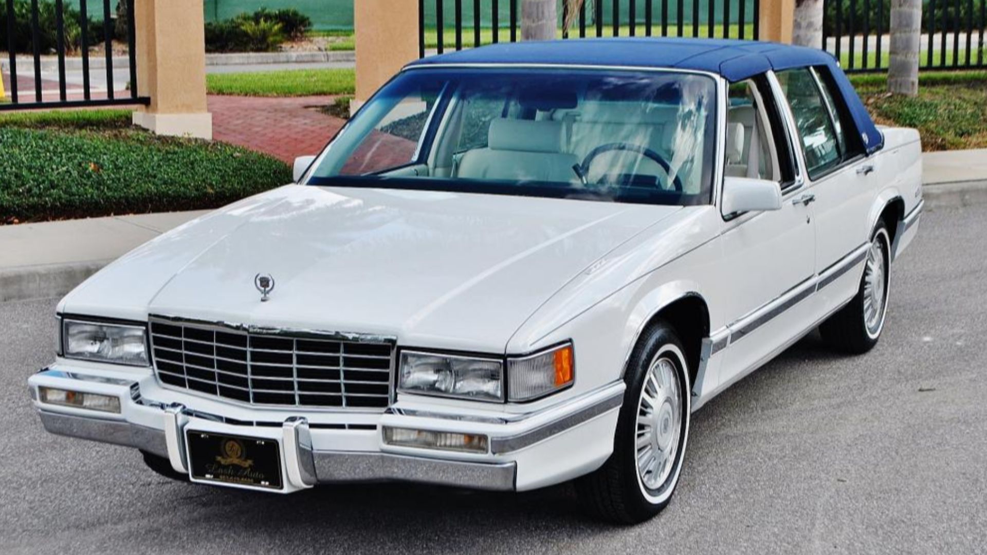 File:1993 Cadillac Sedan Deville (02).jpg