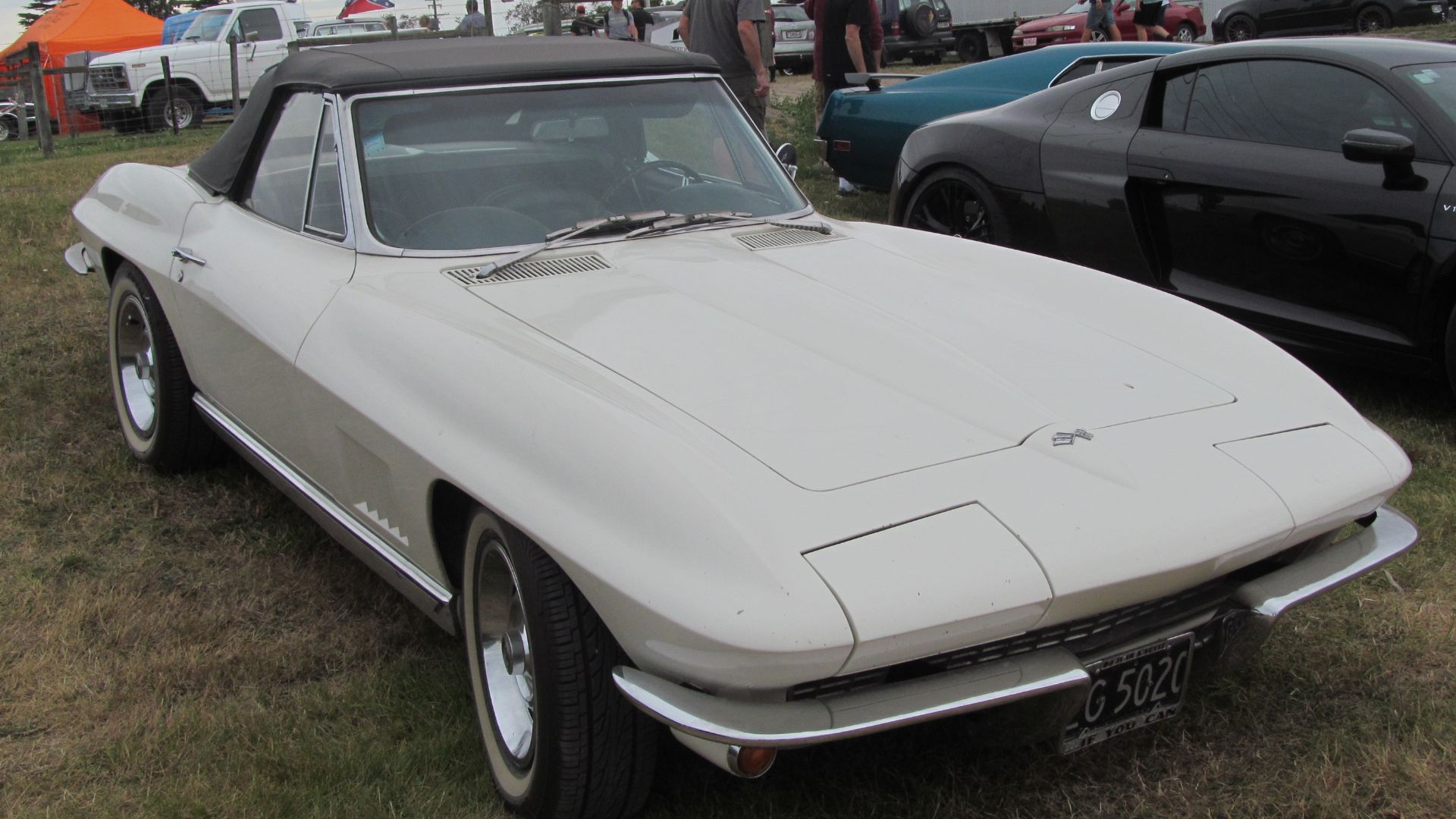 File:1967 Chevrolet Corvette Stingray (C2) (33964935504).jpg
