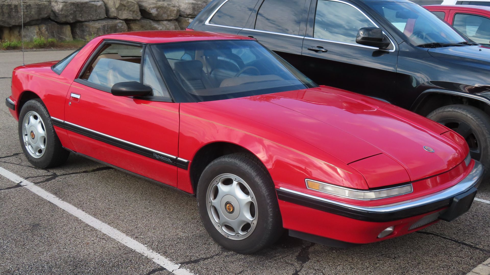 File:1991 Buick Reatta coupe front view.jpg