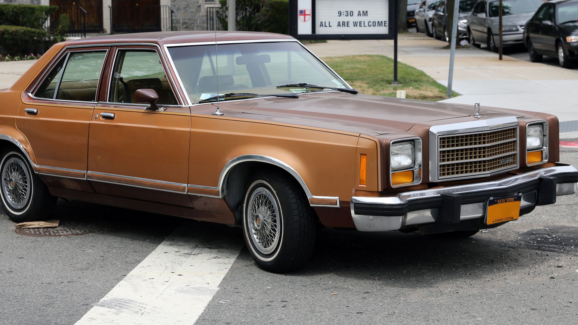 File:1980 Ford Granada four-door sedan front right.jpg
