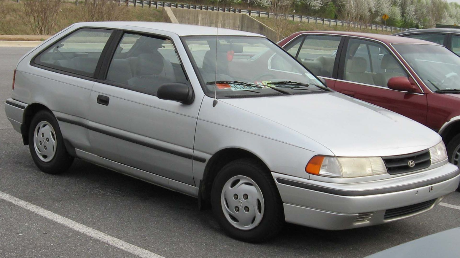 File:92-94 Hyundai Excel.jpg