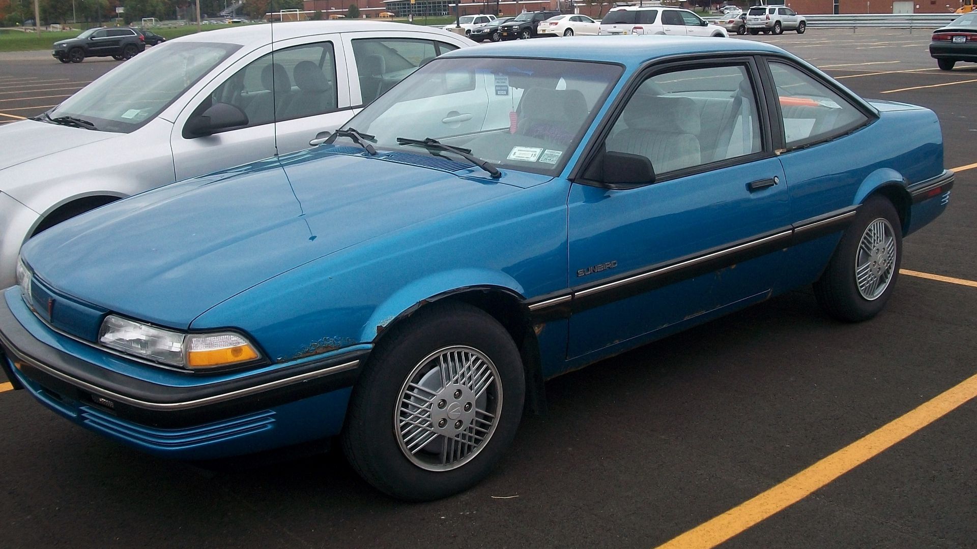 File:1990 Pontiac Sunbird.jpg