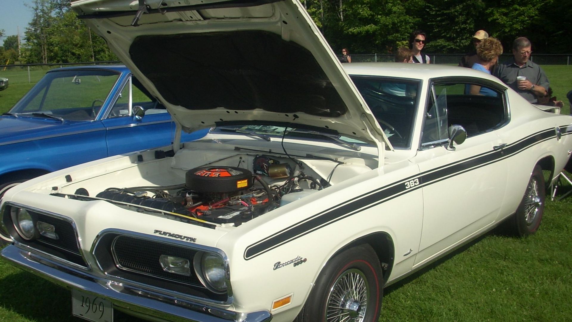 File:'69 Plymouth Barracuda 383 (Rigaud).jpg