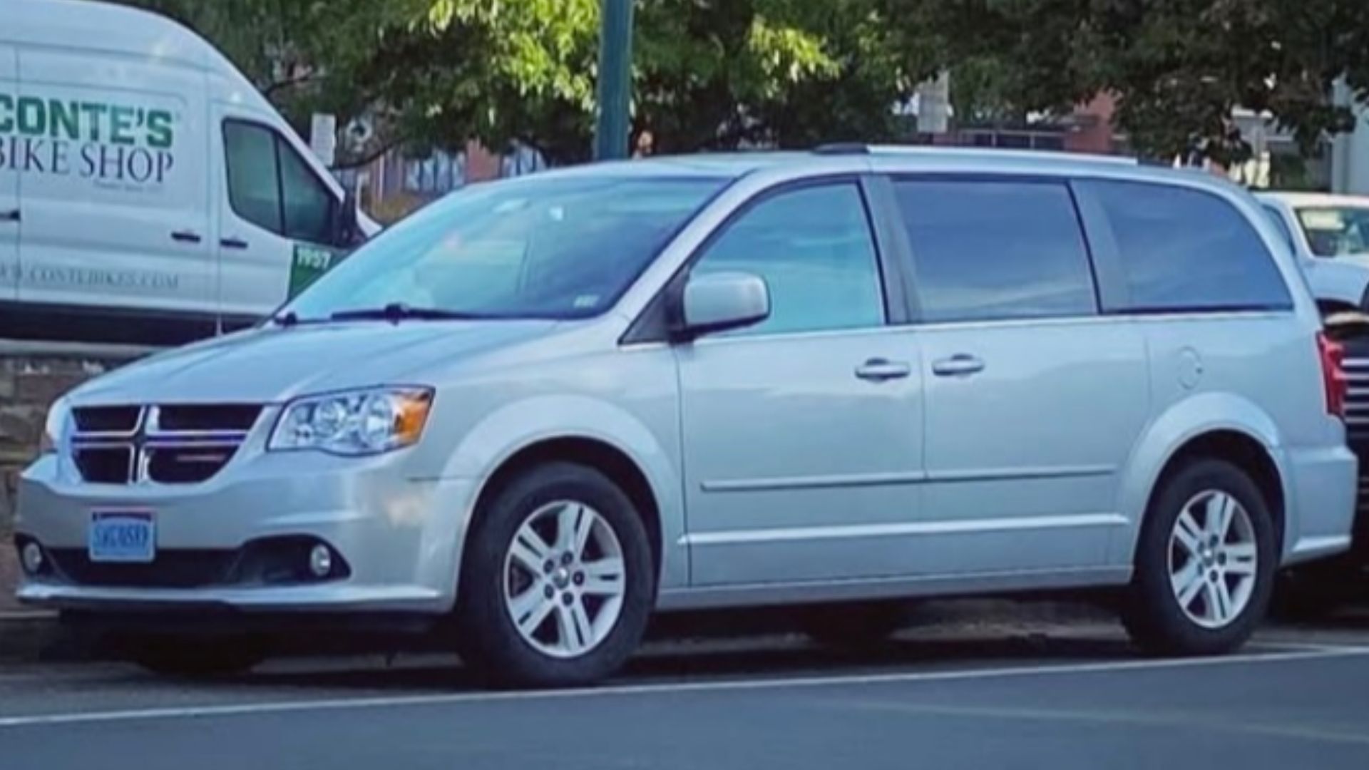 File:Dodge Grand Caravan (RT) Washington DC Metro Area, USA (1).jpg