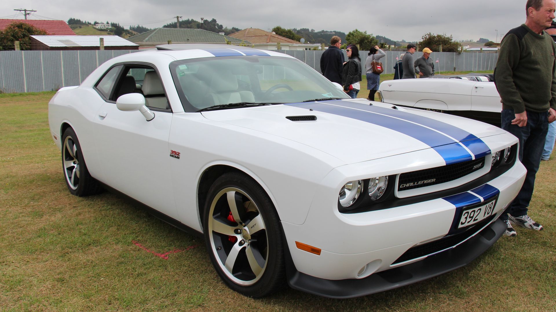 File:2012 Dodge Challenger SRT 392 (12606344774).jpg